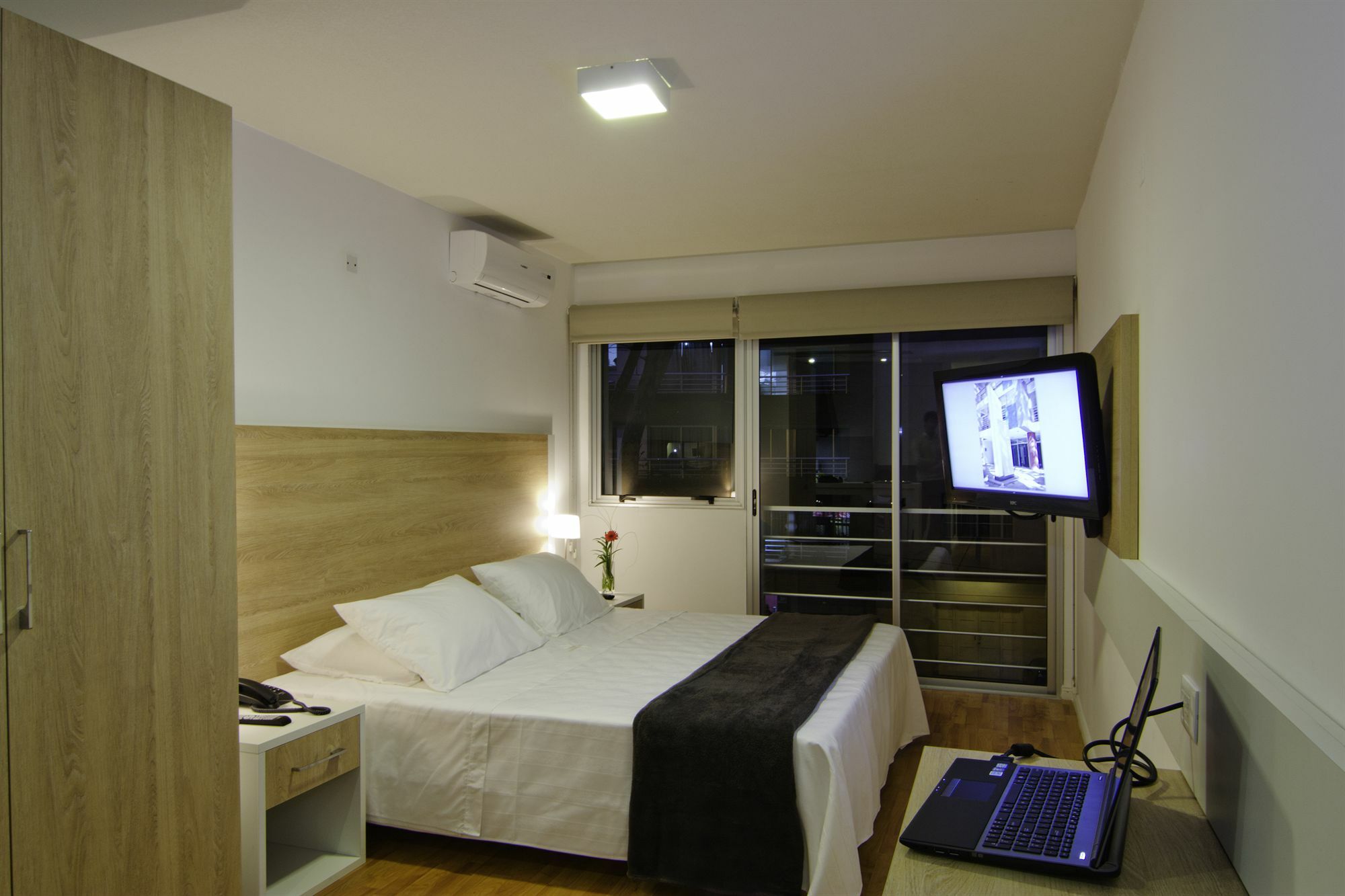 Massini Suites Montevideo Bagian luar foto